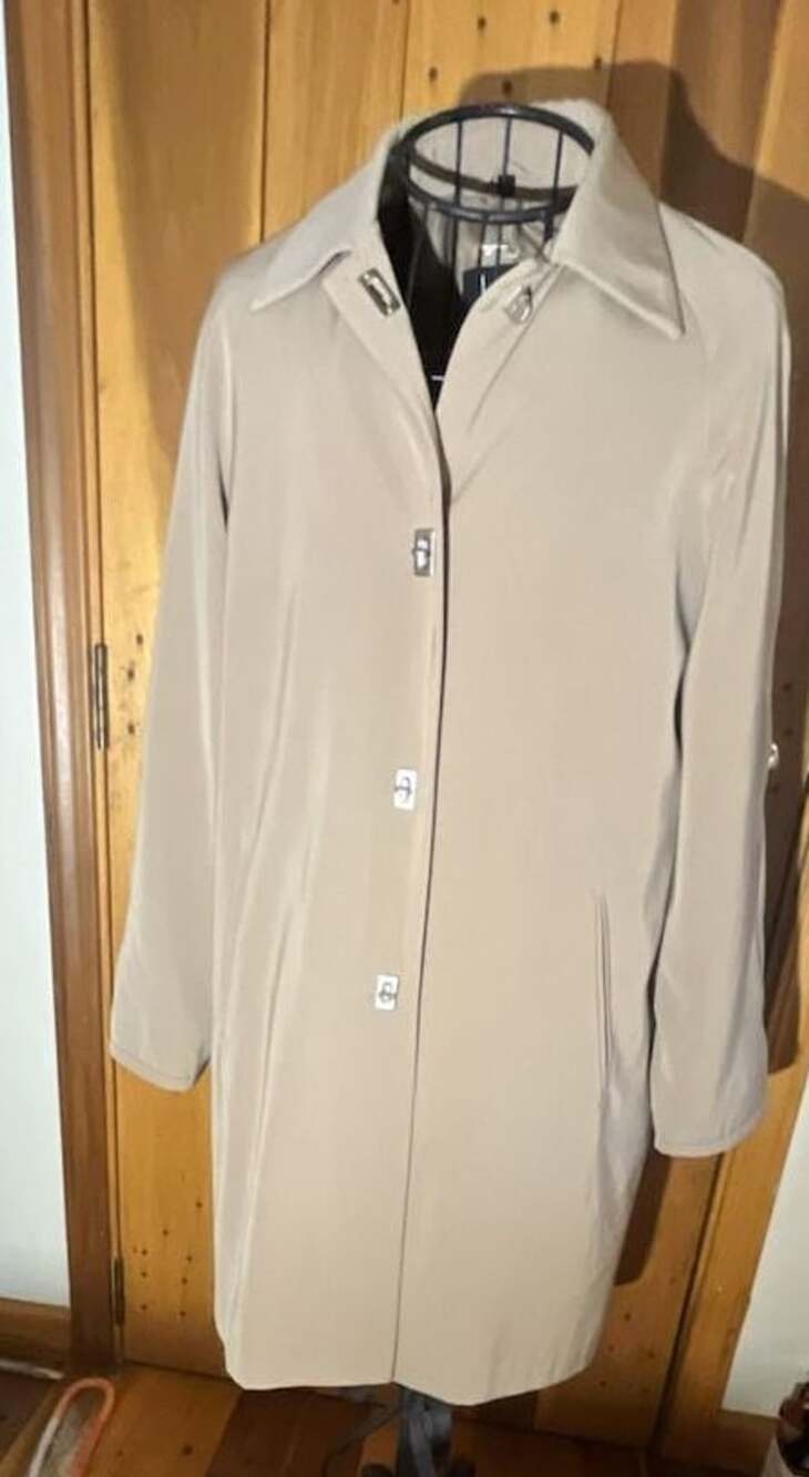 UTEX Design Trench Coat Size 4 Beige Polyester Snap Closure